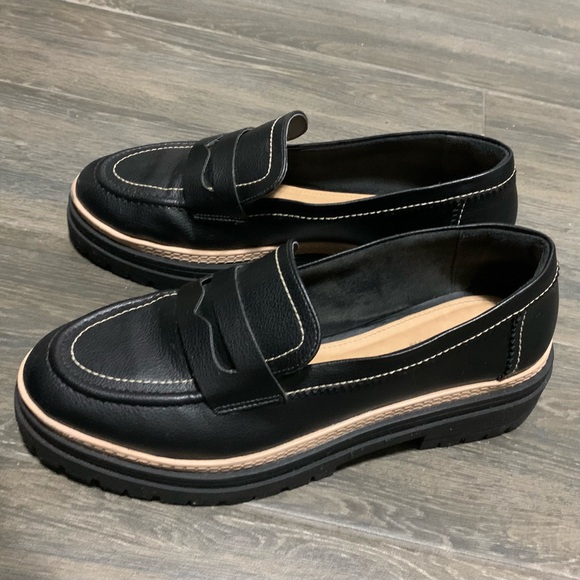 Black leather-like moccasins - Picture 3 of 8